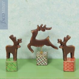 SVW 03-C - Set of 3 Reindeers on Toy Block - Santa Village 2