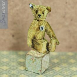 VTA 16-C - Bear on Toy Block - Vintage Toys A