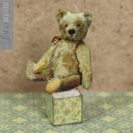 VTA 16-E - Bear on Toy Block - Vintage Toys A