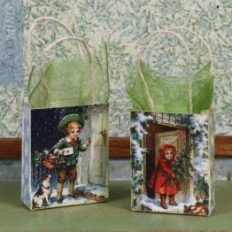 SVA 09-B - Set of 2 Christmas Gift Bags - Santa Village
