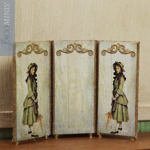 CMS 06-A - Room Divider with Lady in Green - Christmas Season